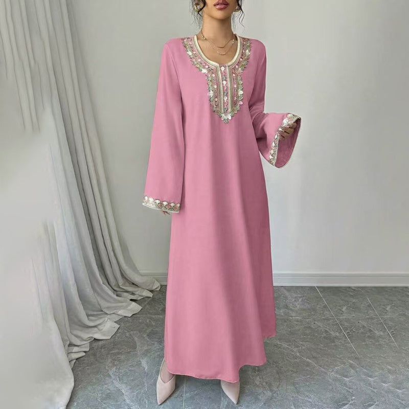 Robe longue orientale brodée – élégance raffinée femme 2025, style caftan moderne