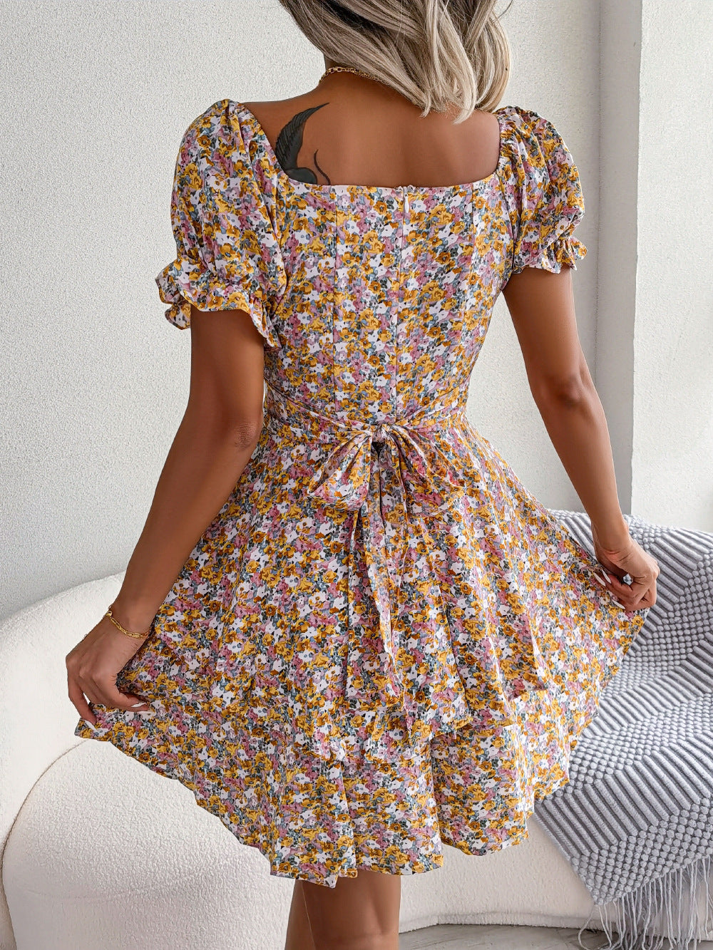 Robe Courte Fleurie – Élégance & Confort pour l’Été