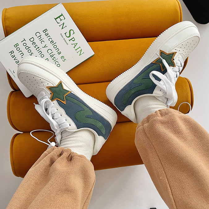 New Air Force Couples Small Baskets Femme Streetwear Étoile Vert Olive – Sneakers Tendance Look Urbain 2025