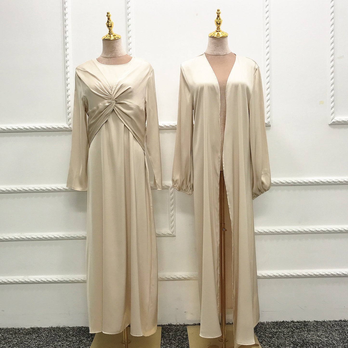 ROBE LONGUE SATINÉE HIJAB STYLE – DÉTAIL TORSADÉ ÉLÉGANT