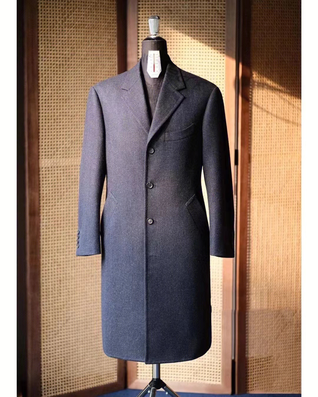 Manteau italien Navy – Élégance virile, puissance assumée