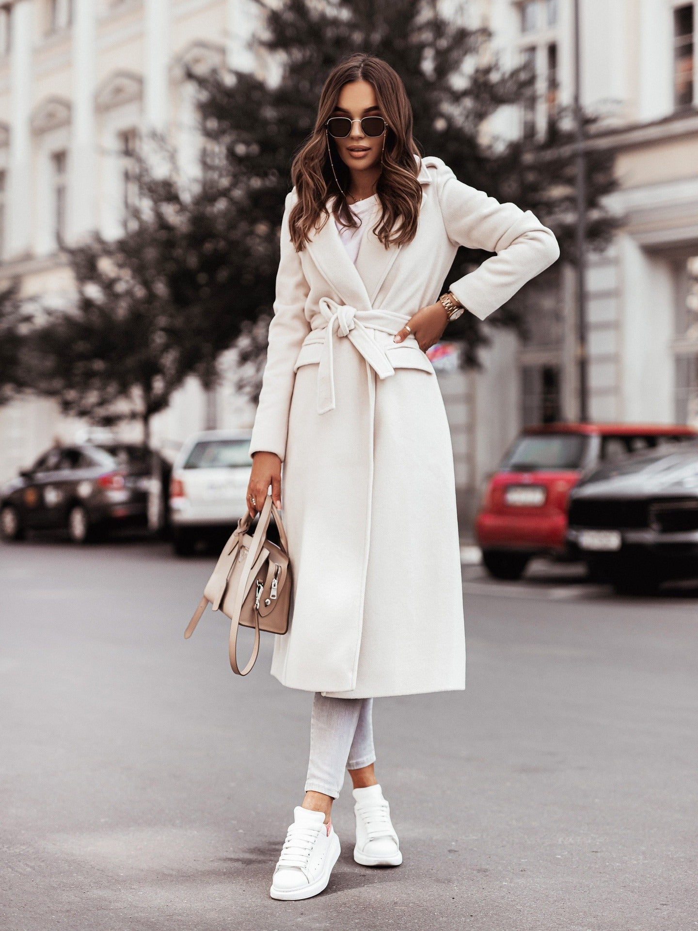 Elegant Long Beige Coat for Women – Urban Chic Fall/Winter Look