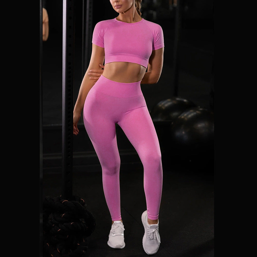 Ensemble seamless gris et pêche crop top + leggings – confort chic 2025