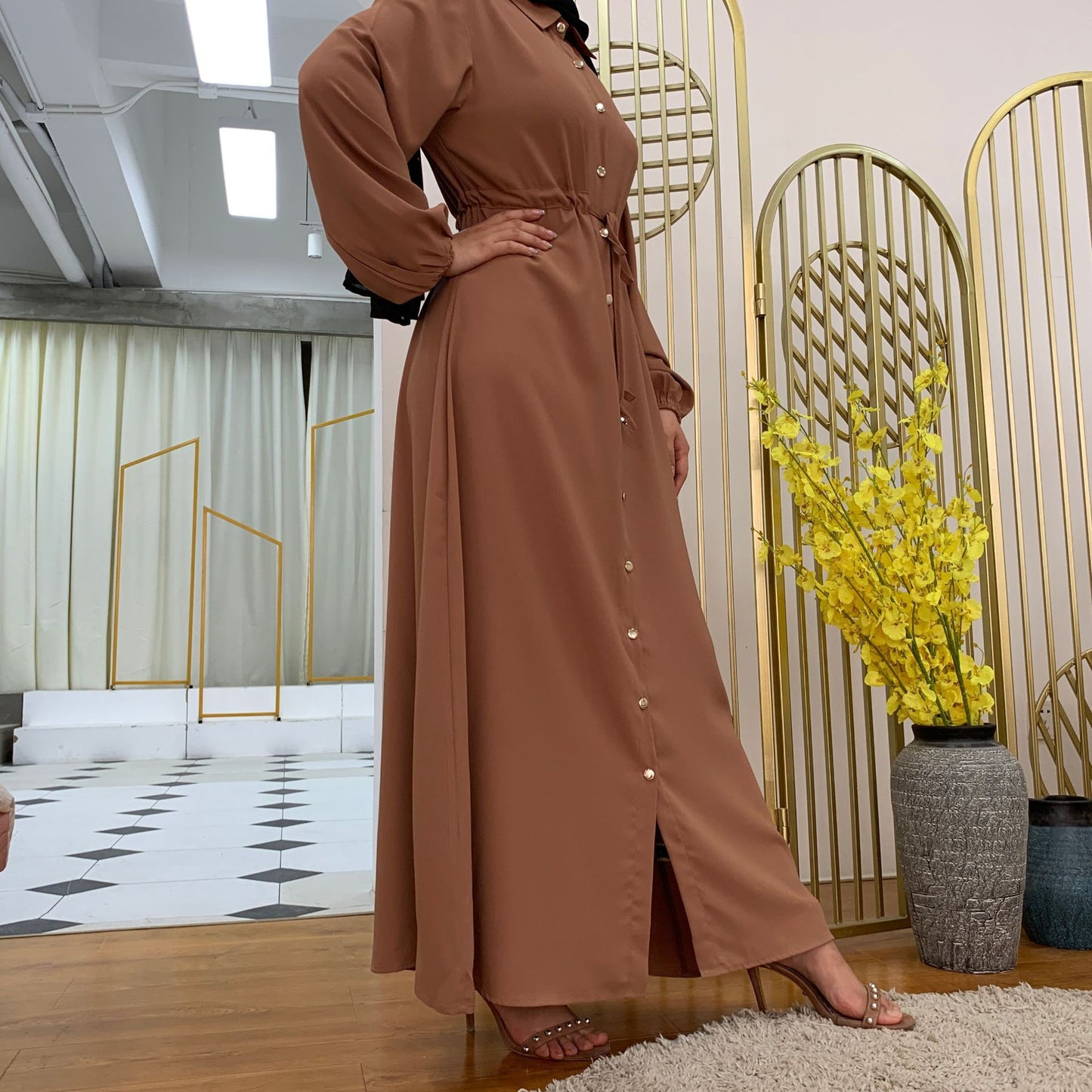 Robe Longue Abaya Élégante – Boutons & Ceinture Ajustable