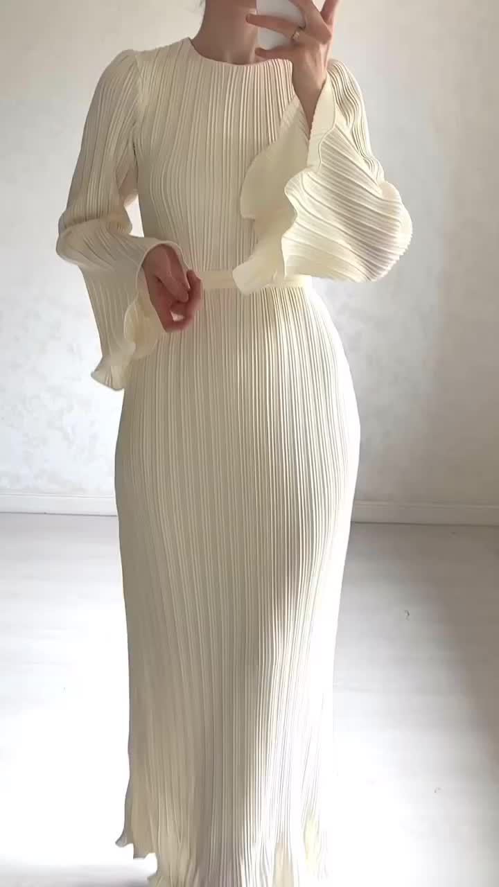 Robe Plissée Élégance Classique – Style Socialite