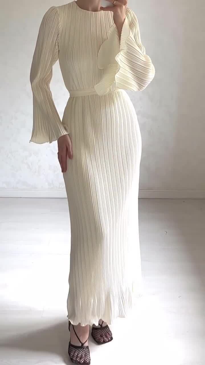 Robe Plissée Élégance Classique – Style Socialite