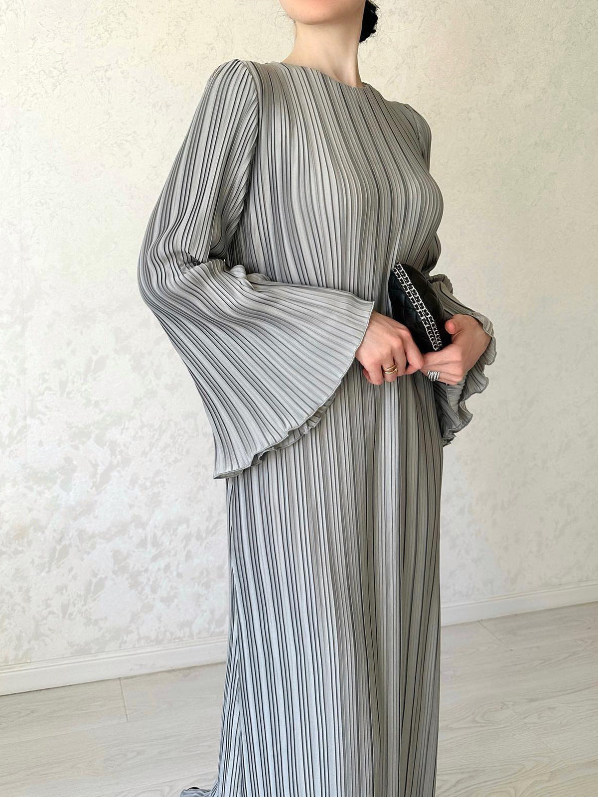 Robe Plissée Élégance Classique – Style Socialite