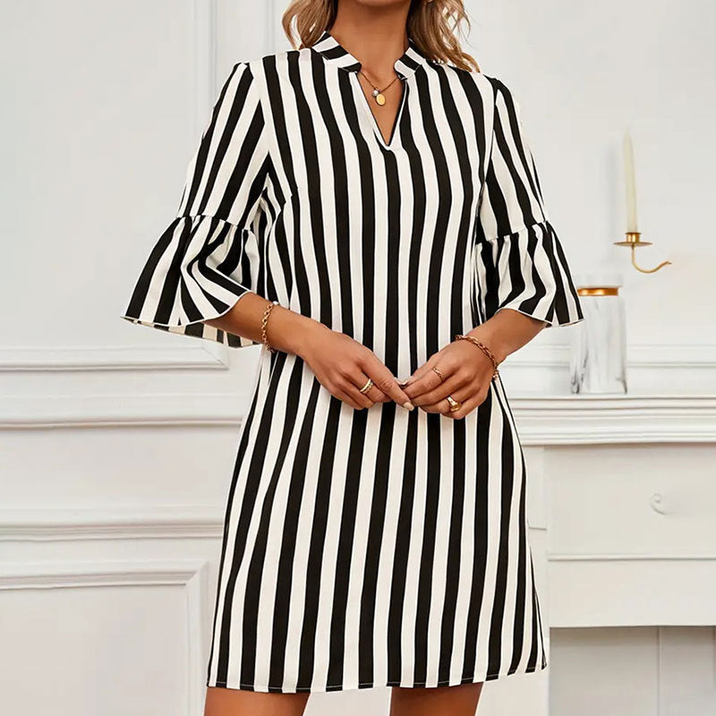 Robe Courte Rayée Femme - Demi Manches Évasées | Look Chic et Décontracté | Idéal Été / Sortie