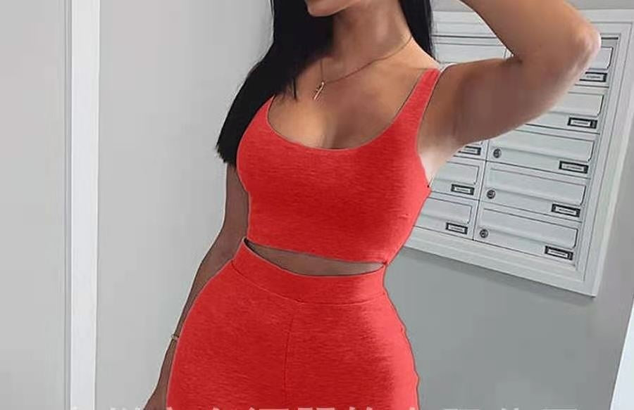 Ensemble côtelé débardeur + pantalon taille haute – look casual chic 2025