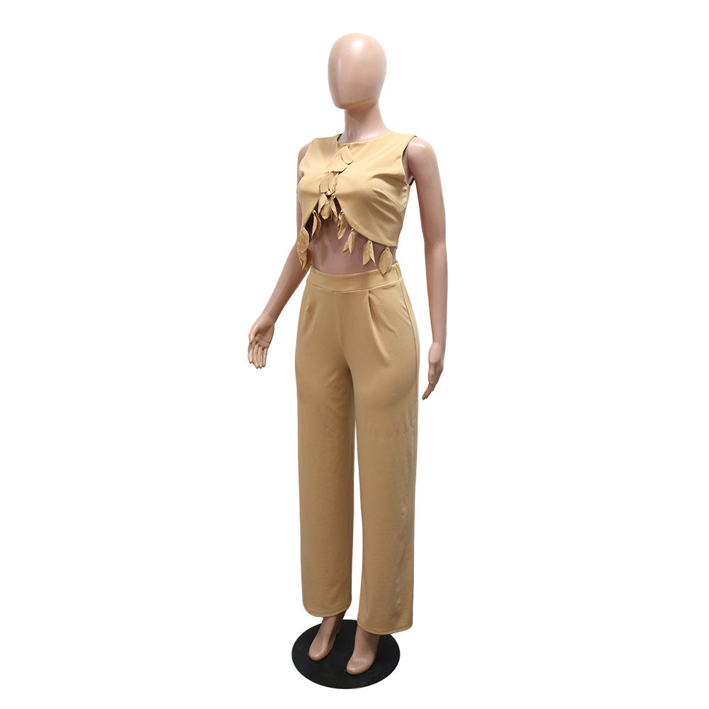 Ensemble Femme Chic “Feuilles” – Crop Top Découpé & Pantalon Large Beige