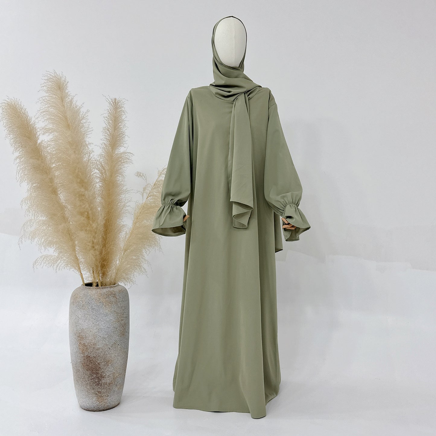 Abaya brodée florale – Élégance raffinée pour femme pudique