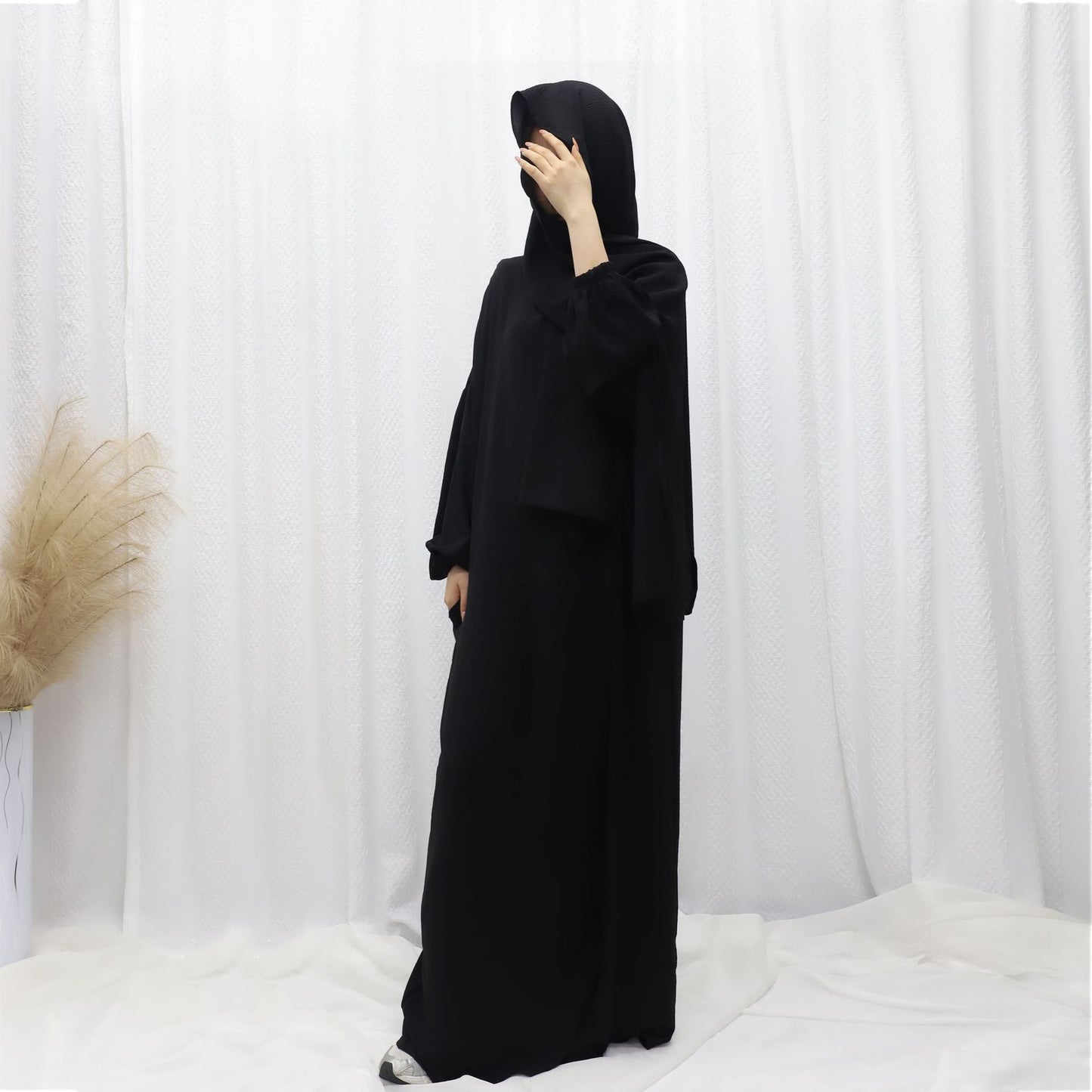 Abaya Femme Luxe – Fluide, Élégante avec Hijab Assorti (7 Couleurs)