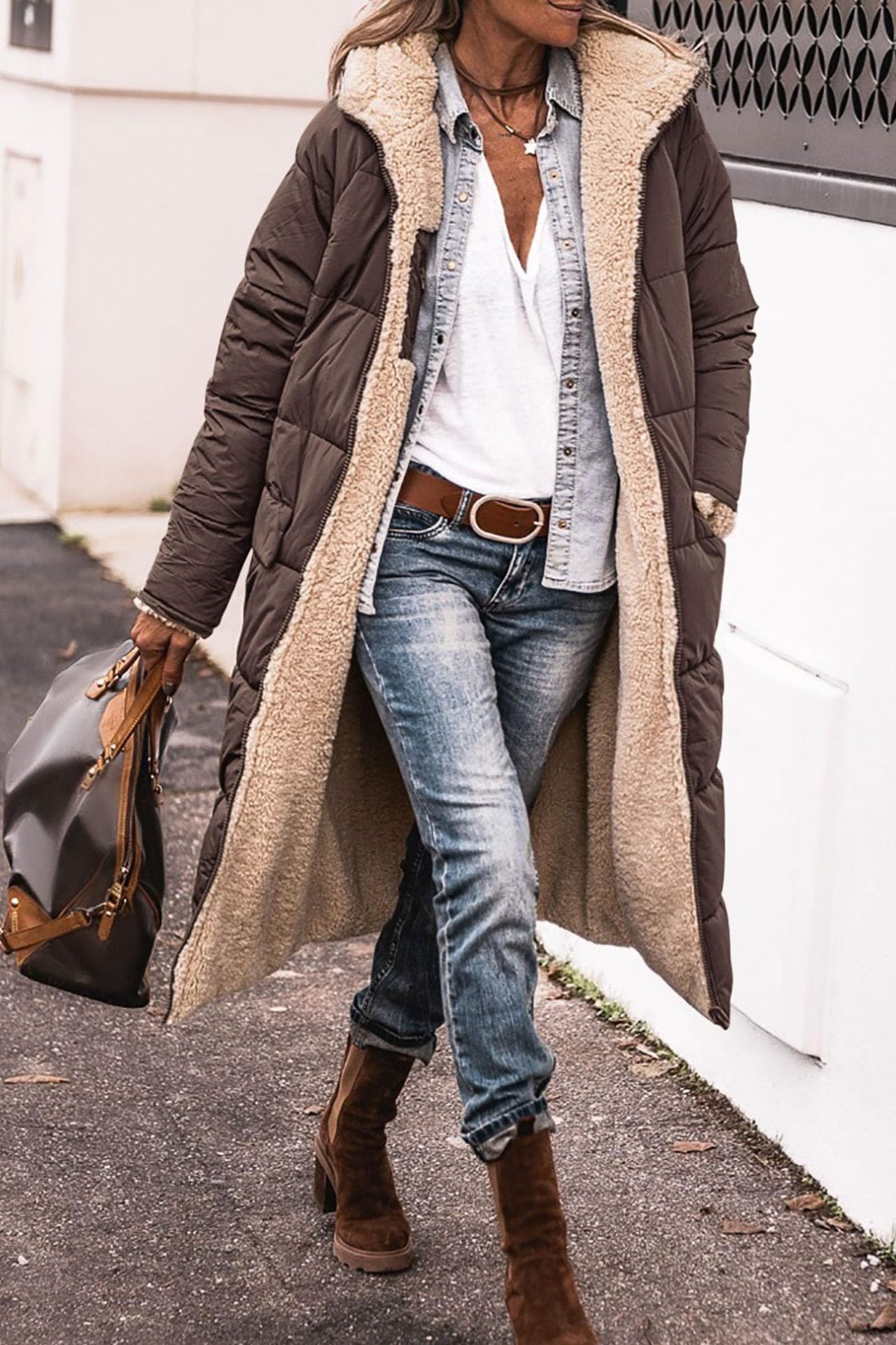 Doudoune Longue Femme Doublée Sherpa – Élégance & Chaleur pour l’Hiver