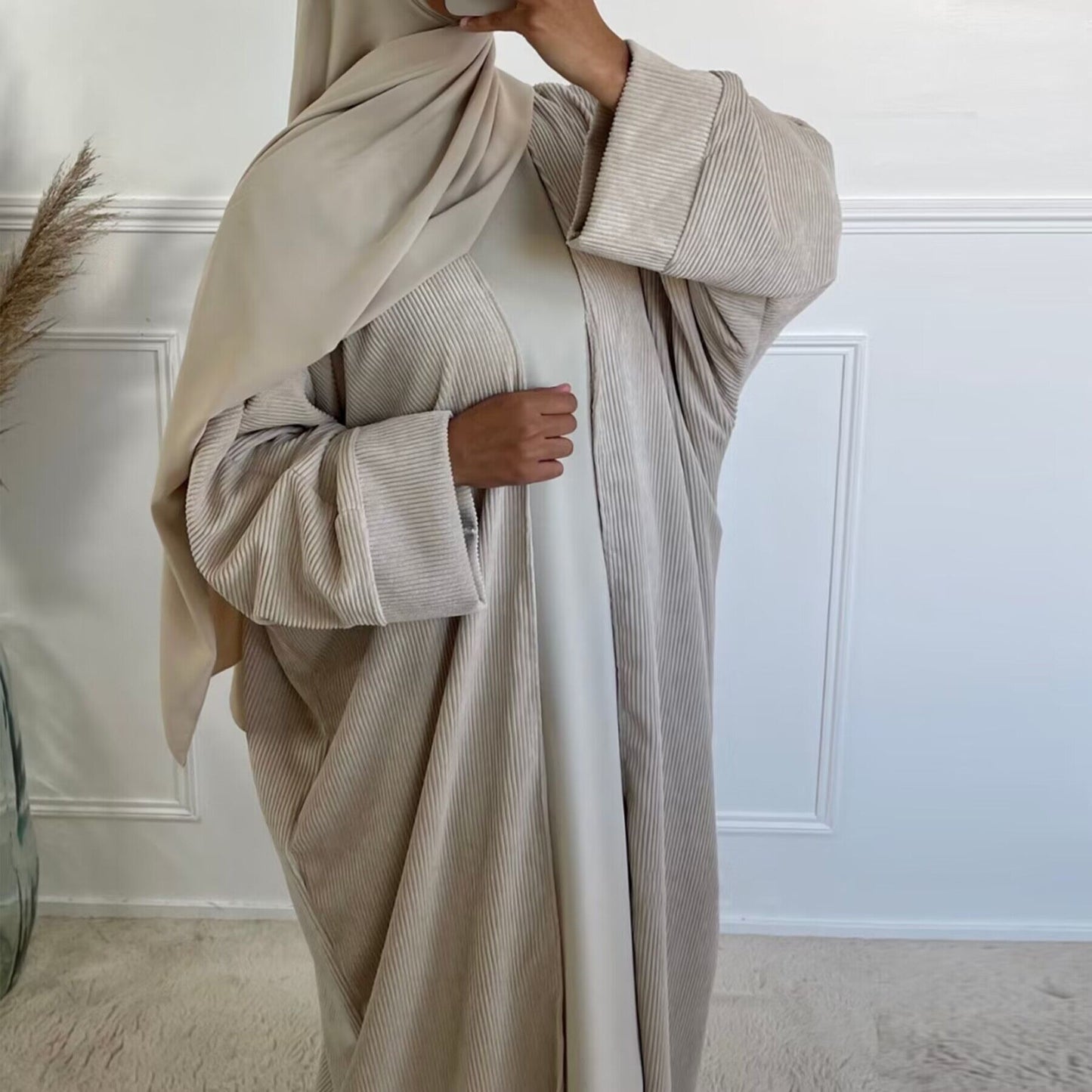 Manteau "Velours Élégance" – Coupe Longue, Tissu Côtelé Luxe