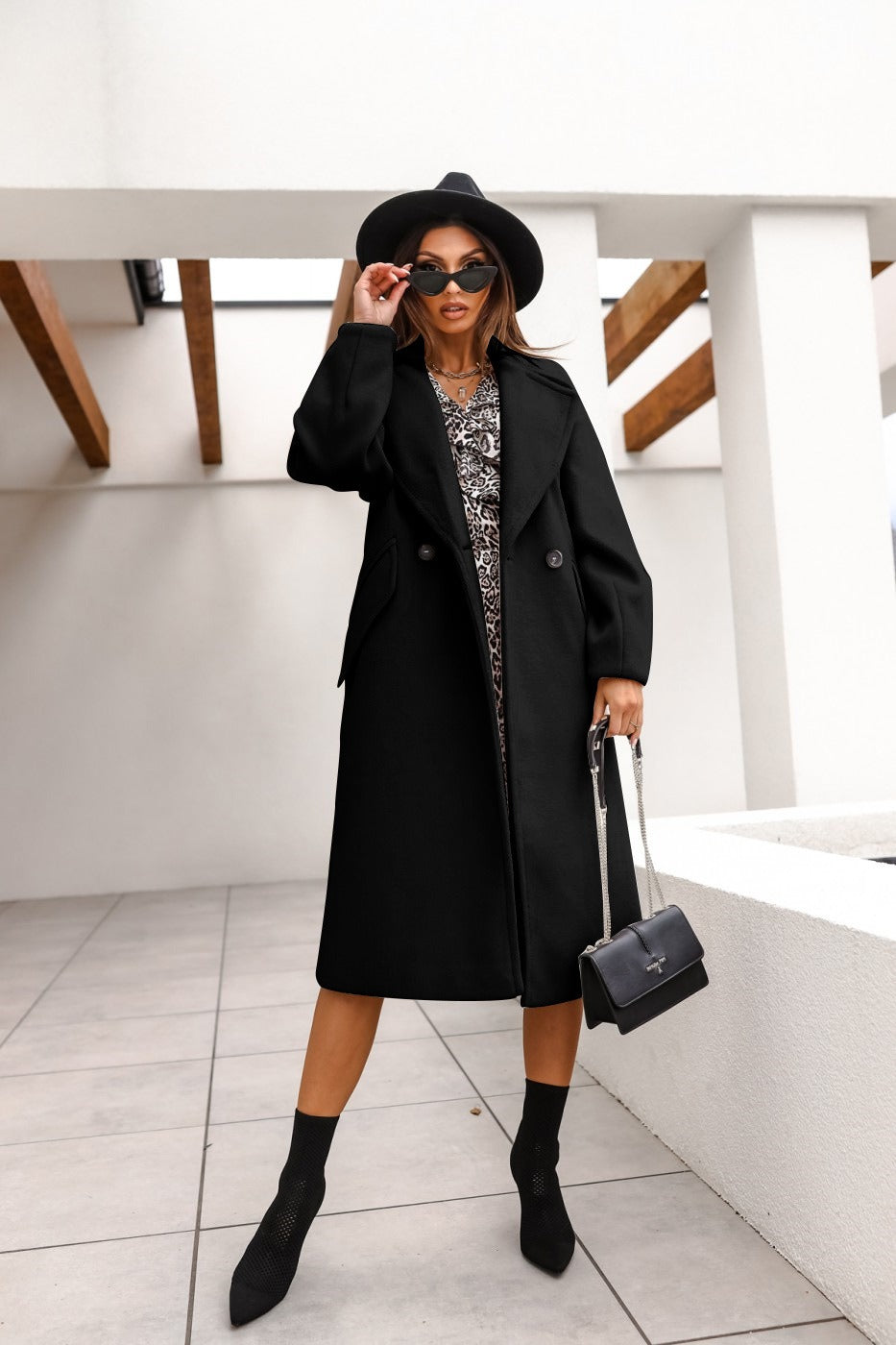 Manteau Long Femme Élégance Parisienne – Coupe Droite Oversize L’incontournable chic de la saison automne/hiver, en édition premium