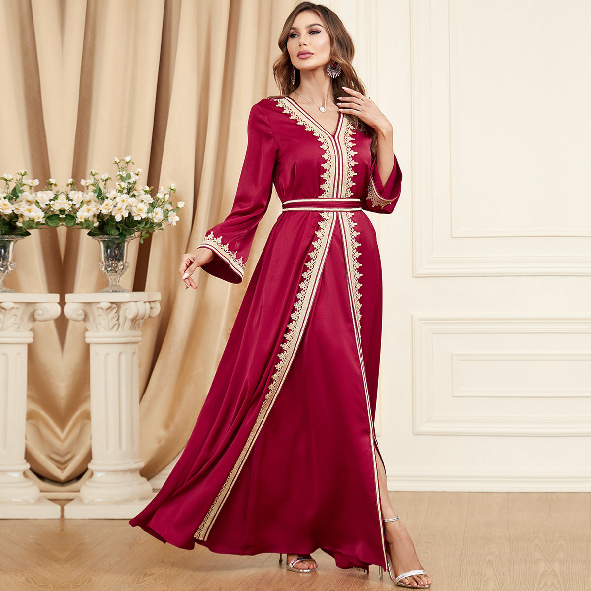 Robe Caftan Orientale Élégante – Broderies Dorées