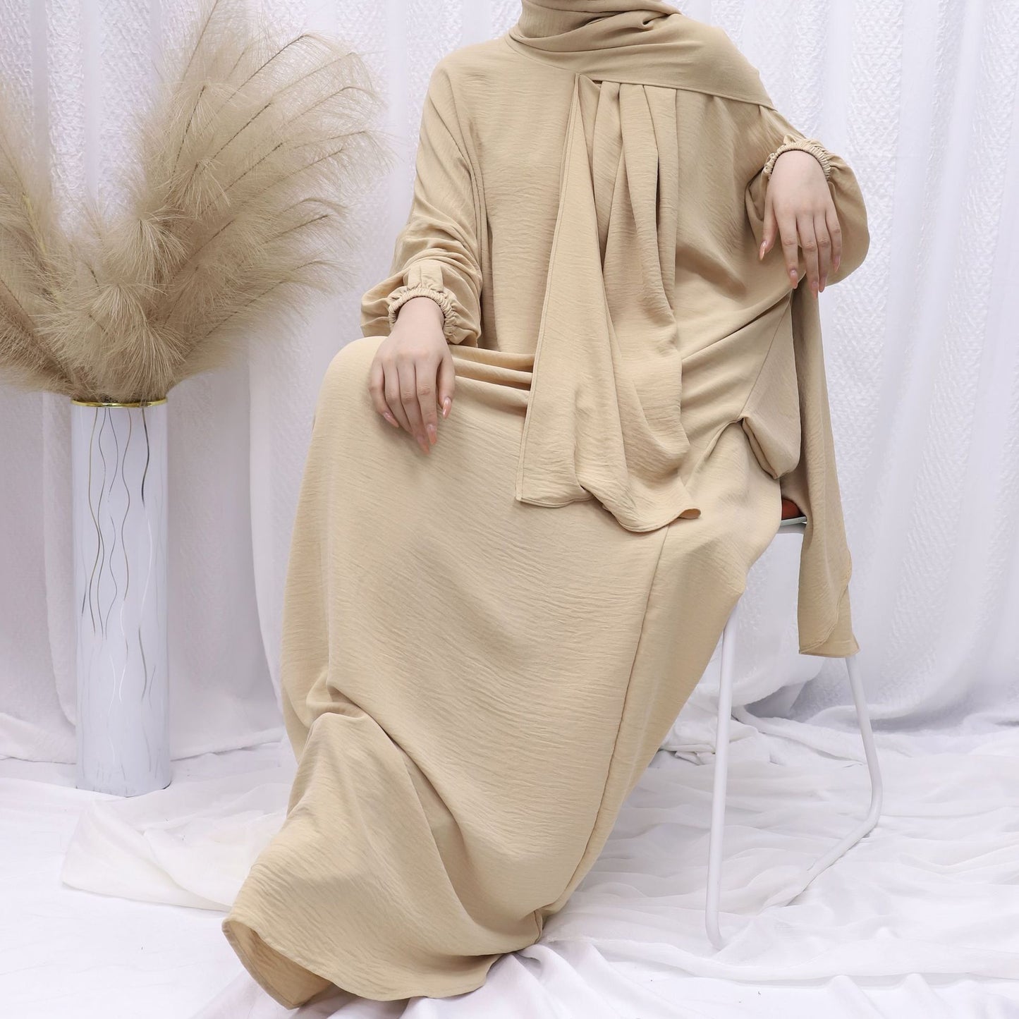 Abaya Femme Luxe – Fluide, Élégante avec Hijab Assorti (7 Couleurs)