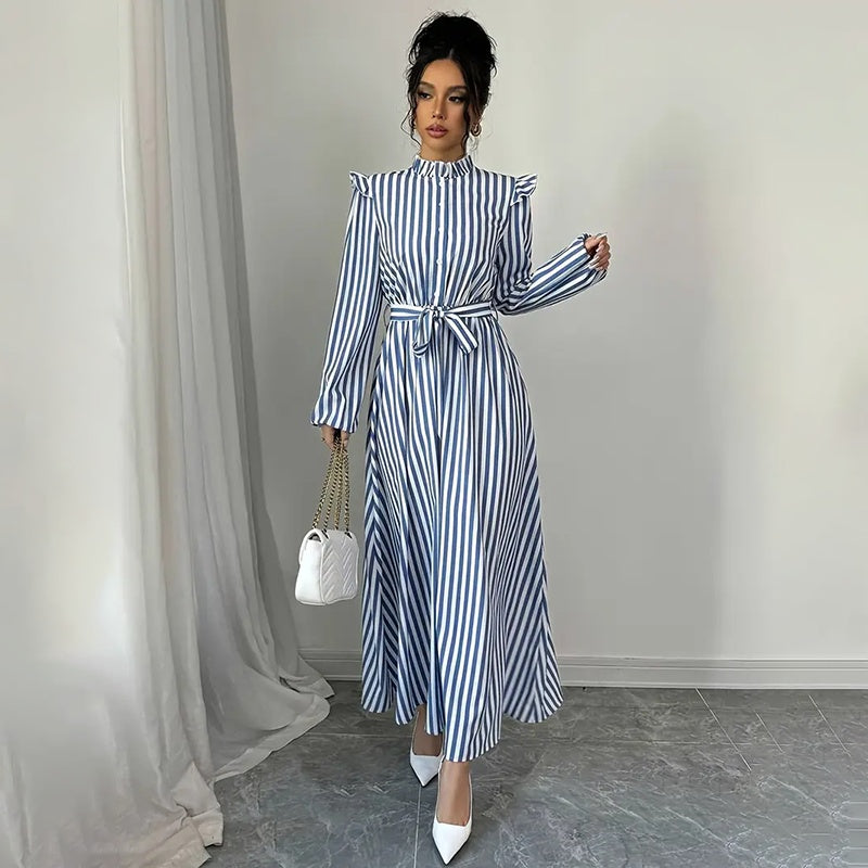 Robe maxi chic imprimée fleurs noires – Manches longues, col montant, look élégant & fluide