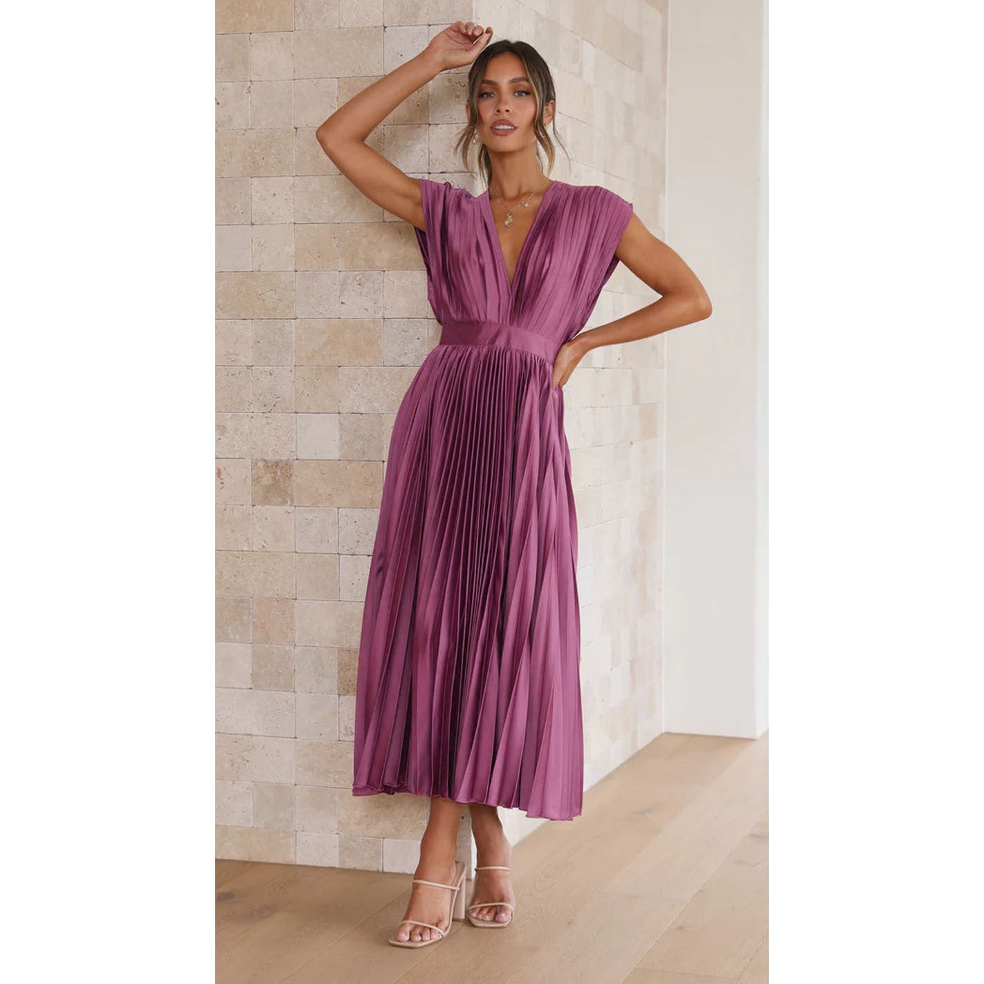 Robe Plissée Élégante Femme – Longue, Fluide & Chic, Col V, Disponible en Plusieurs Couleurs
