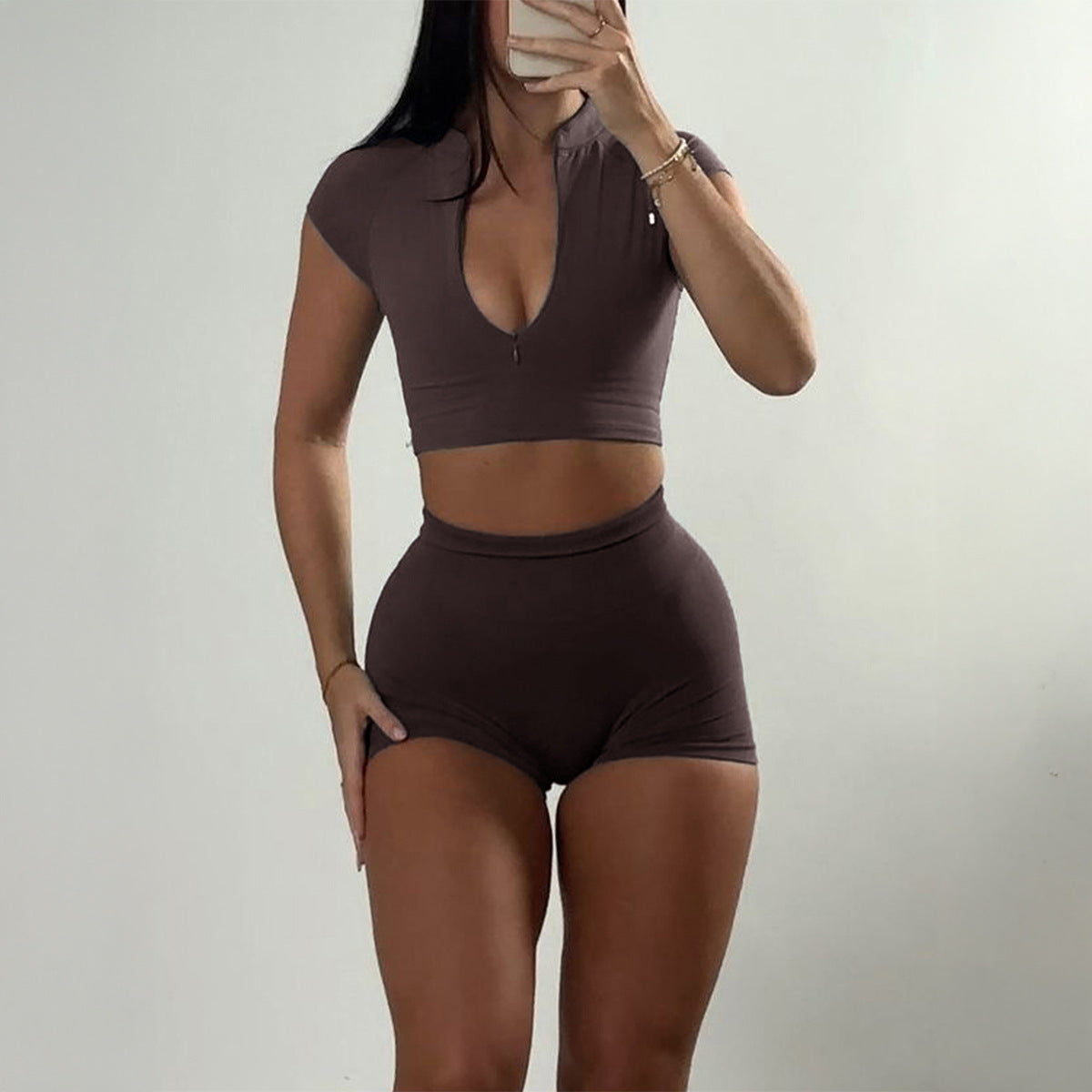 Ensemble 2 pièces Femme – Crop Top Zippé & Short Moulant | Look Sexy & Sporty