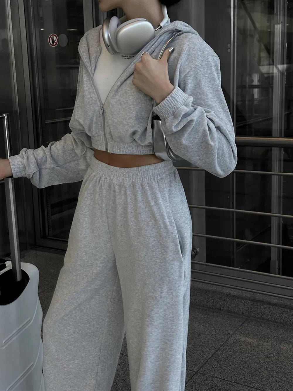 Ensemble Voyage Luxe Femme – Gris Clair Minimaliste