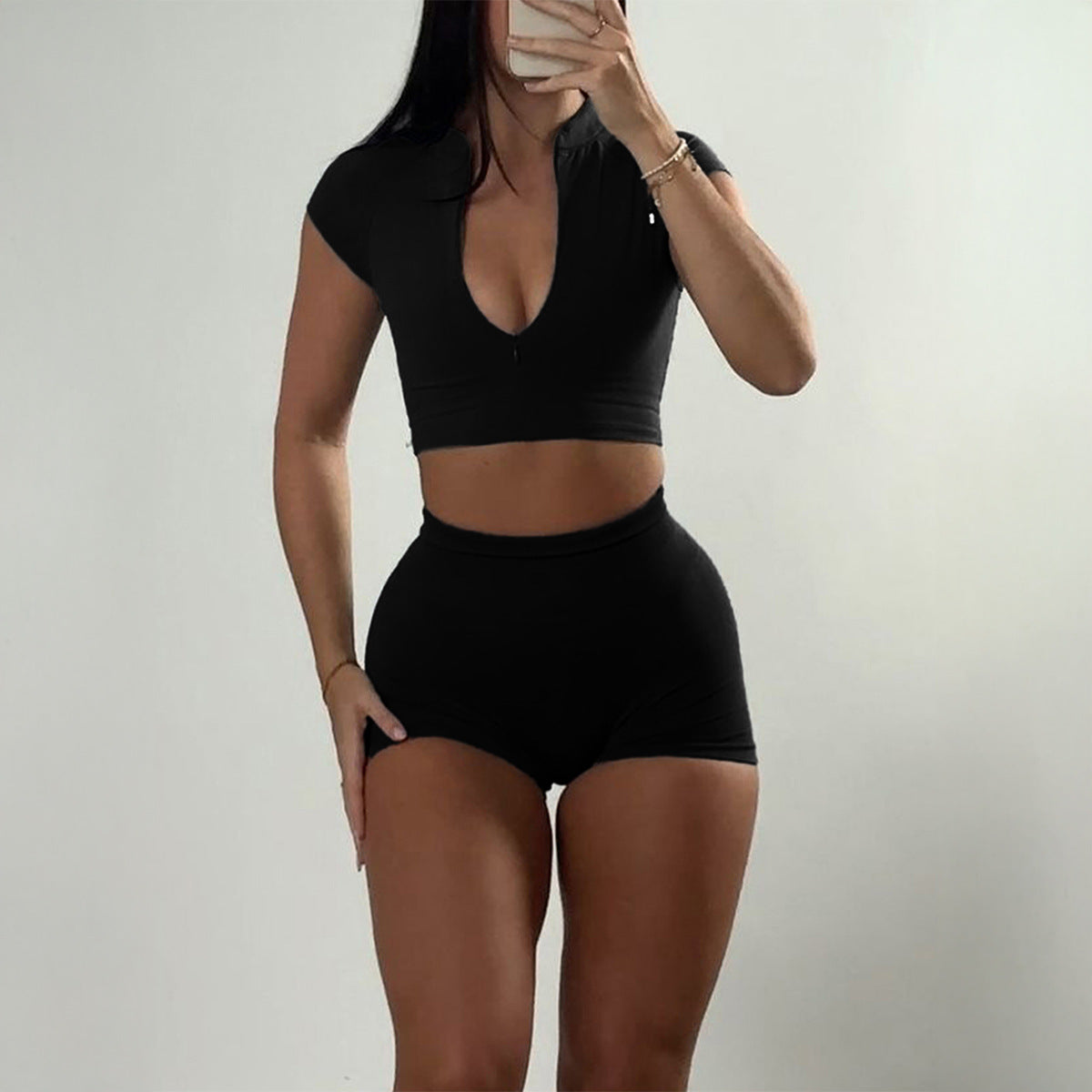 Ensemble 2 pièces Femme – Crop Top Zippé & Short Moulant | Look Sexy & Sporty