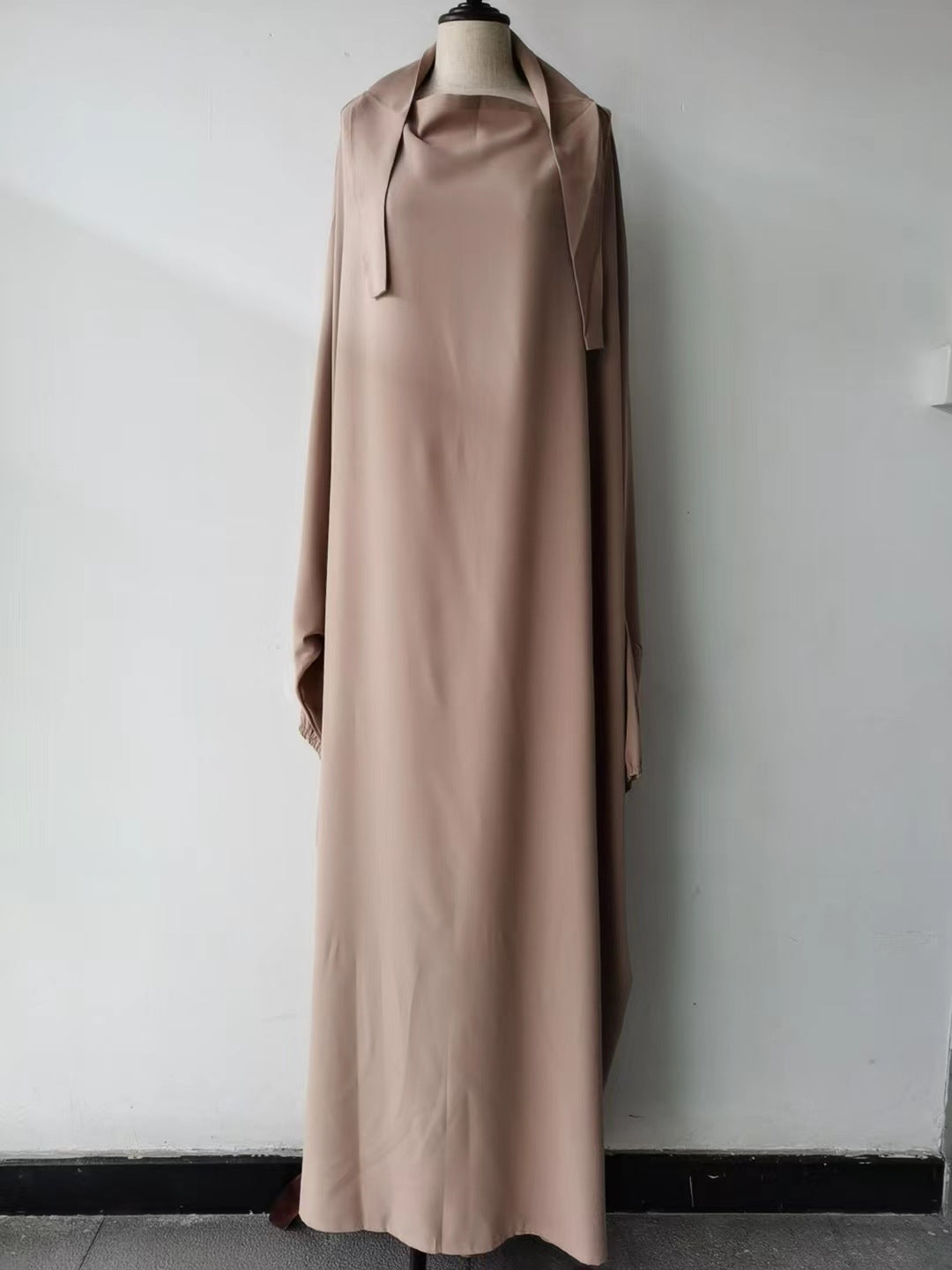 Jilbab Femme 2 pièces – Khimar long + Abaya ample | Tissu léger & couvrant | Disponible en plusieurs couleurs