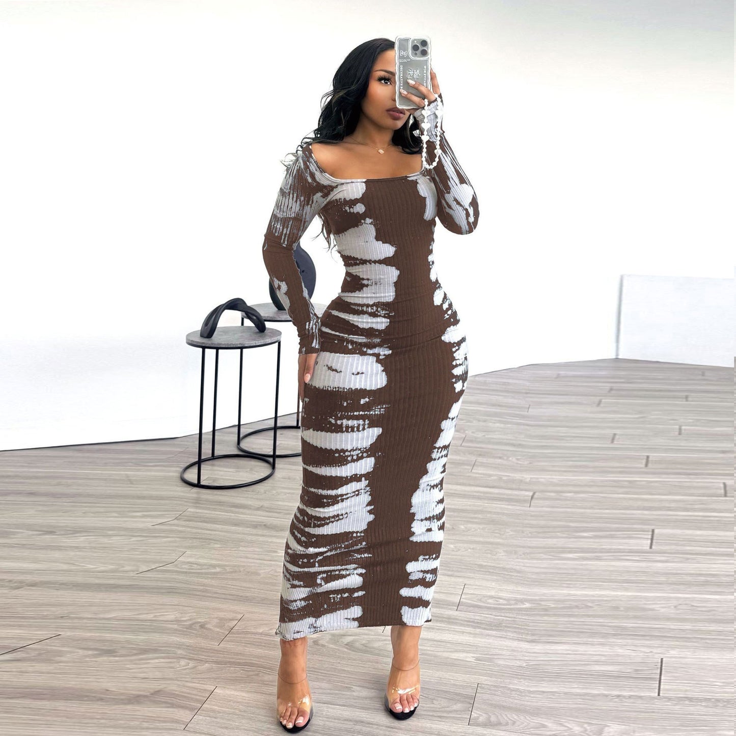 Robe droite maxi – Imprimé contrasté, col carré & manches longues | Casual chic 2025