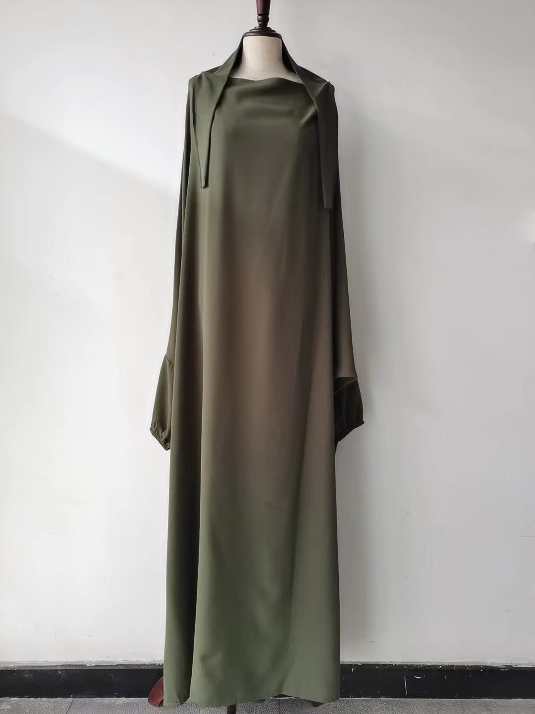 Jilbab Femme 2 pièces – Khimar long + Abaya ample | Tissu léger & couvrant | Disponible en plusieurs couleurs