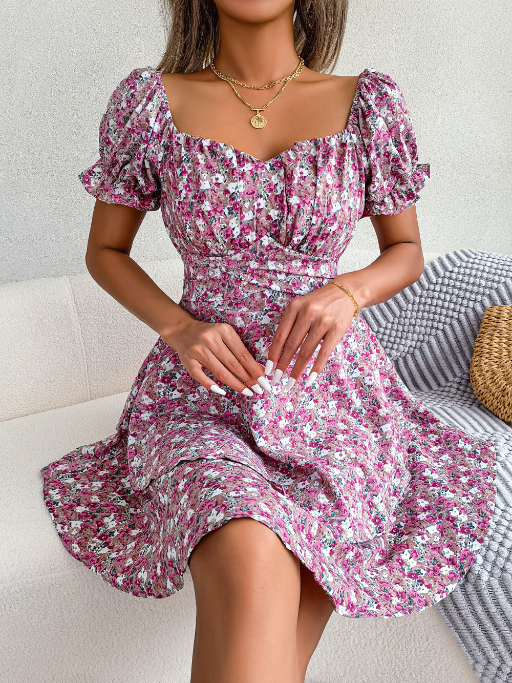 Robe Courte Fleurie – Élégance & Confort pour l’Été