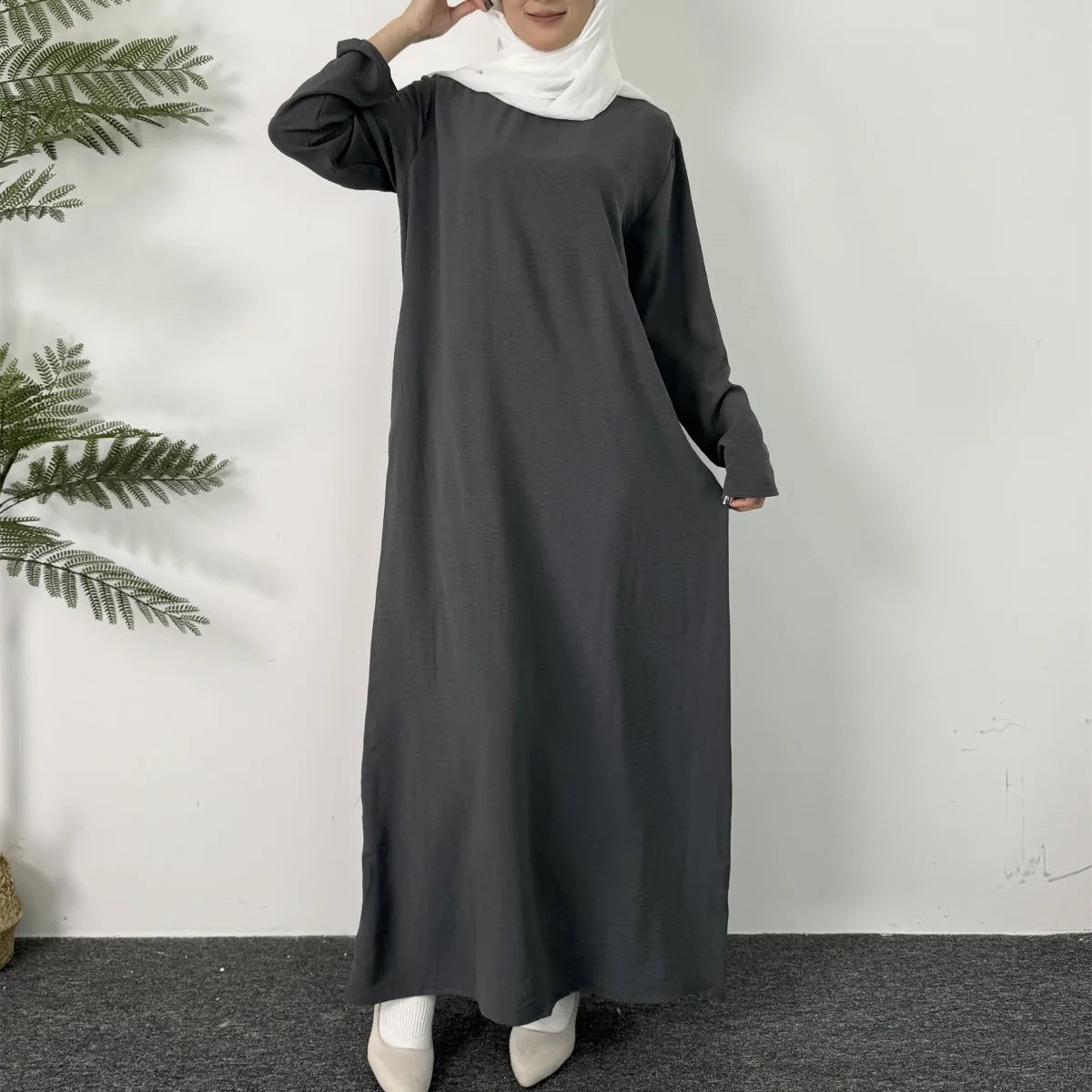 Abaya Kaki Élégance – Style Poudré, Attitude Assurée
