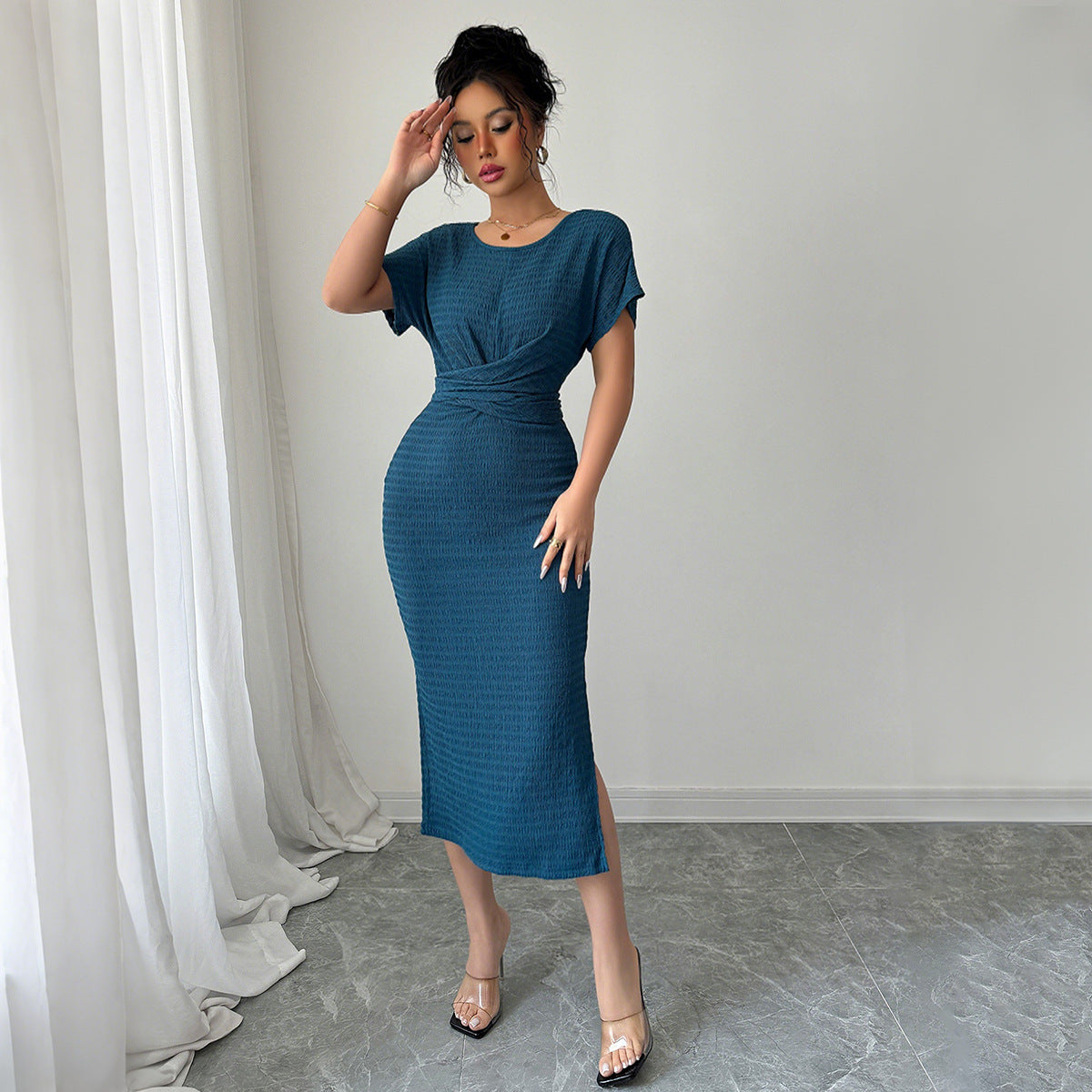 Robe moulante croisée style chic européen – Taille haute, manches courtes | Élégance minimaliste