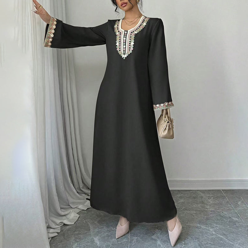 Robe longue orientale brodée – élégance raffinée femme 2025, style caftan moderne