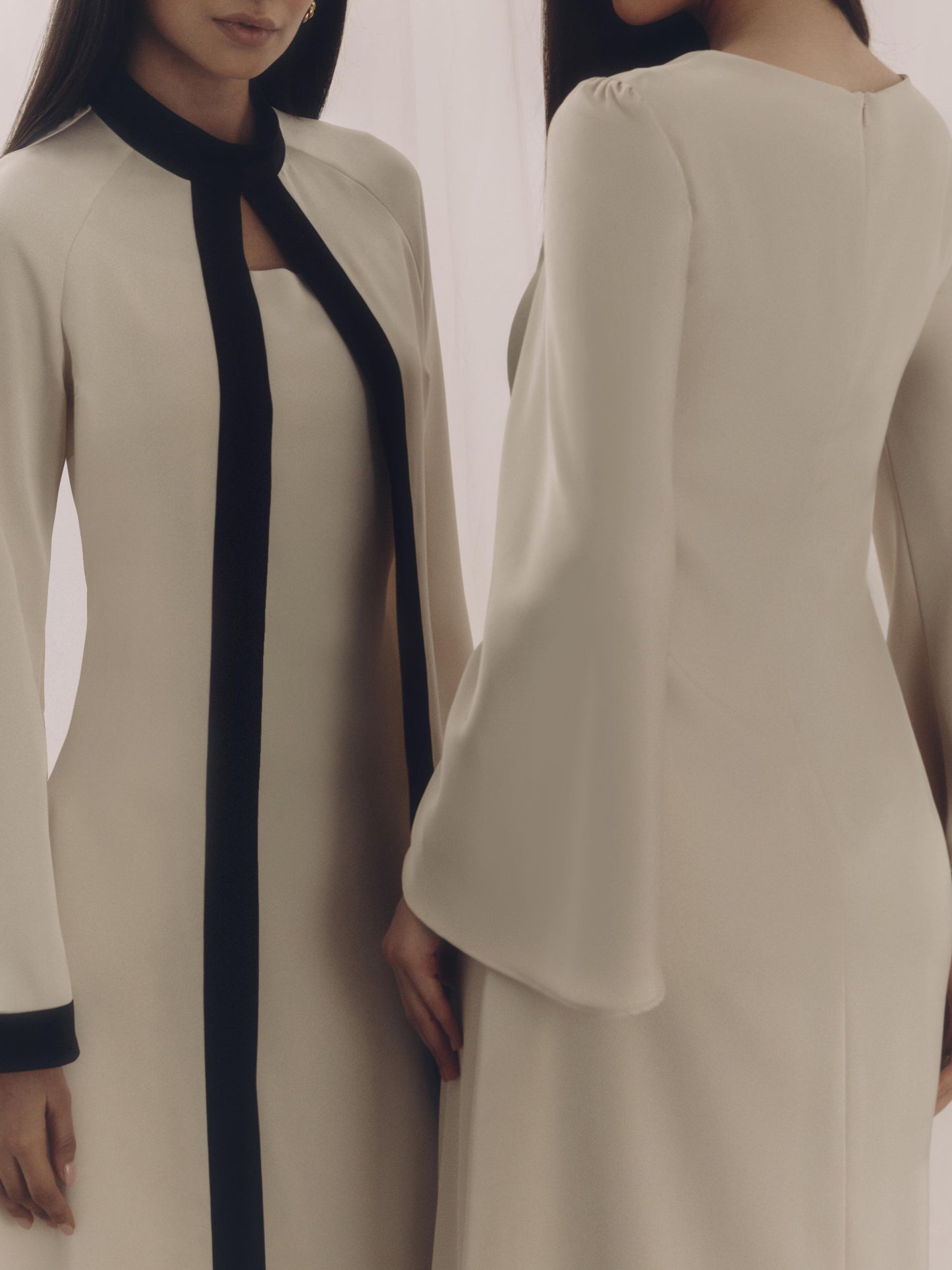 ABAYA ROYAL CHIC – DÉTAILS NOIRS CONTRASTÉS