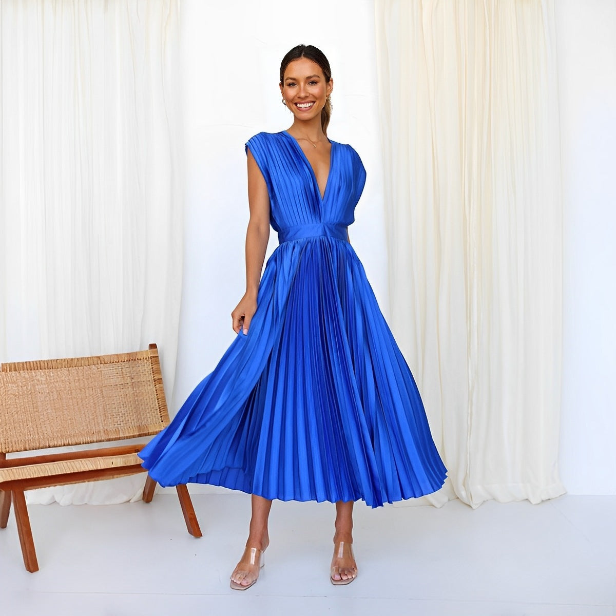 Robe Satinée Femme Évasée Plissée – Col V Profond Élégant – Robe Chic de Soirée