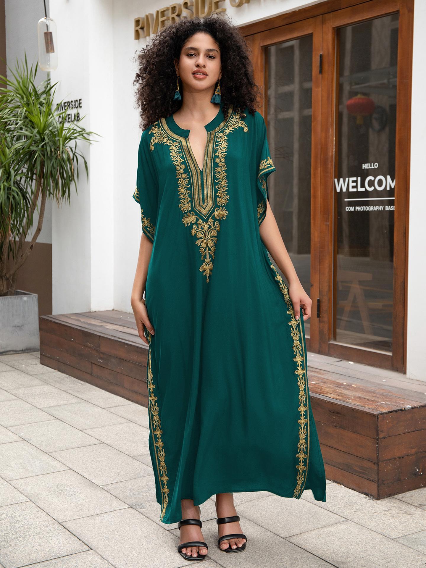 Caftan Oriental Chic – Broderie Dorée ou Noire