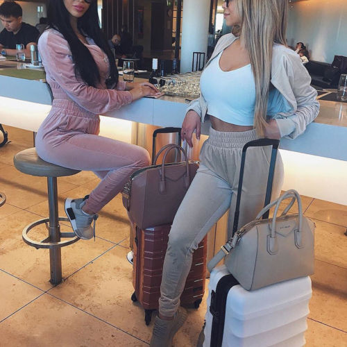 Style & confort réunis dans un seul look. Cet ensemble tendance en velours diamant est parfait pour un outfit cosy mais affirmé.