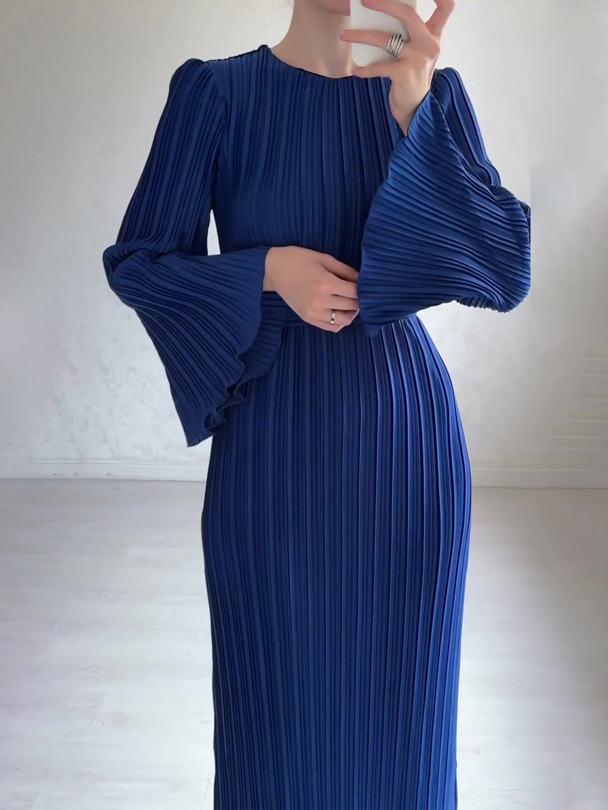 Robe Plissée Élégance Classique – Style Socialite