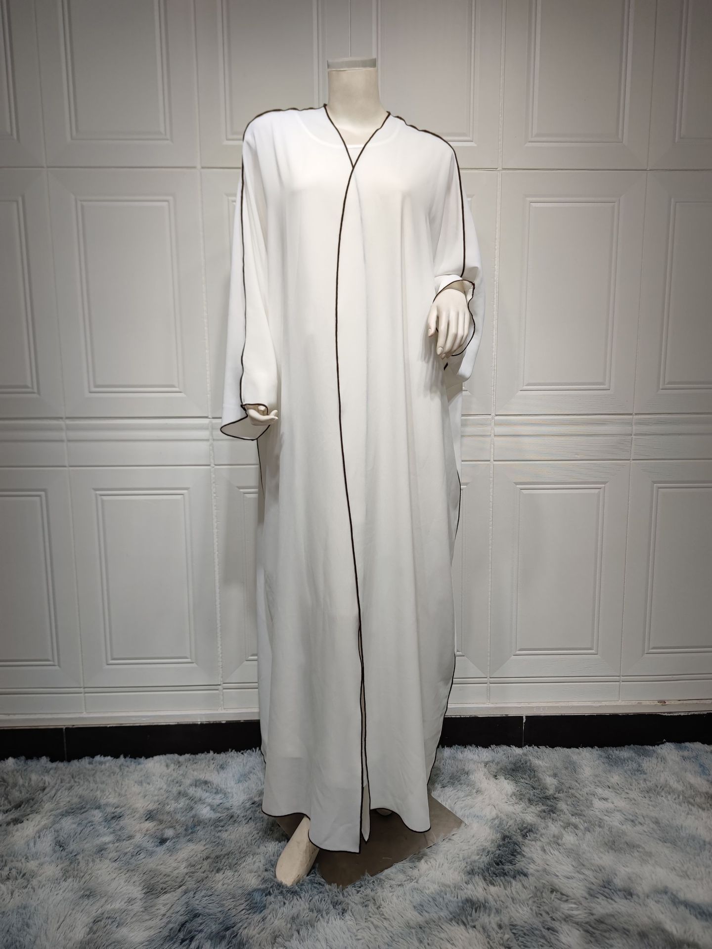 ABAYA CLASSIQUE ÉLÉGANTE – 5 COULEURS DISPONIBLES