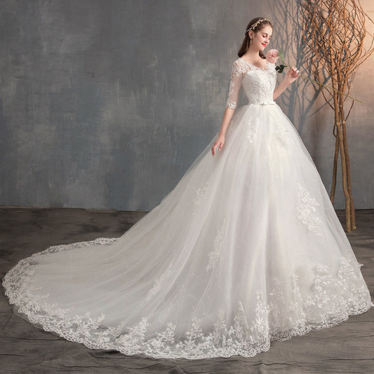 Robe de Mariée Princesse avec Traîne – Élégance et Raffinement ✨