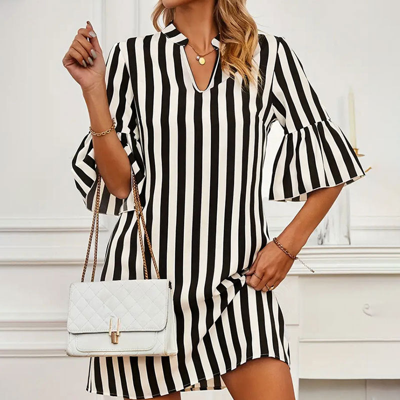 Robe Courte Rayée Femme - Demi Manches Évasées | Look Chic et Décontracté | Idéal Été / Sortie