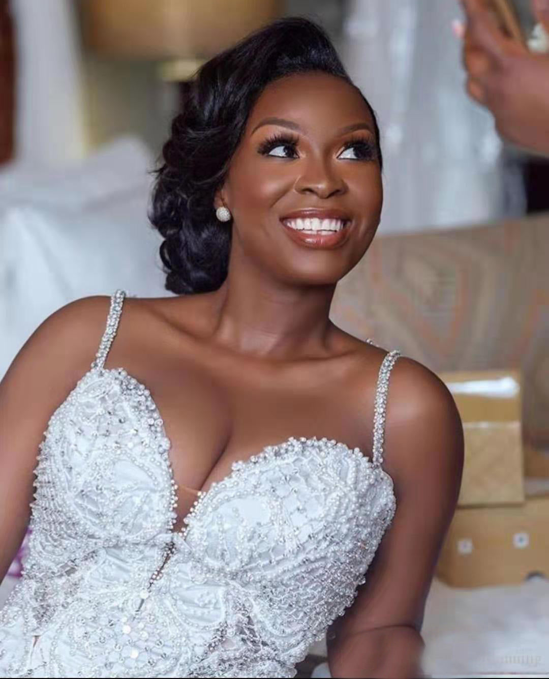 Robe de Mariée Sirène Africaine – Élégance et Raffinement