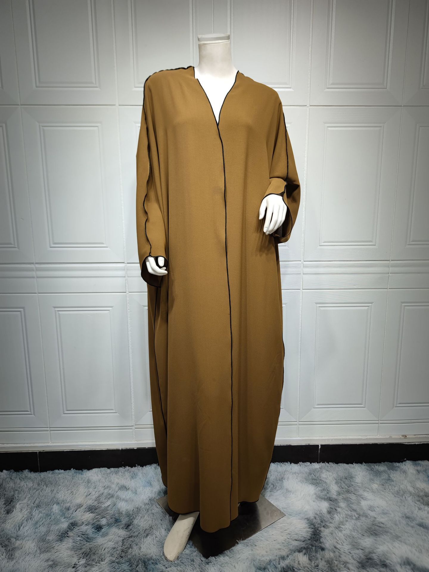 ABAYA CLASSIQUE ÉLÉGANTE – 5 COULEURS DISPONIBLES