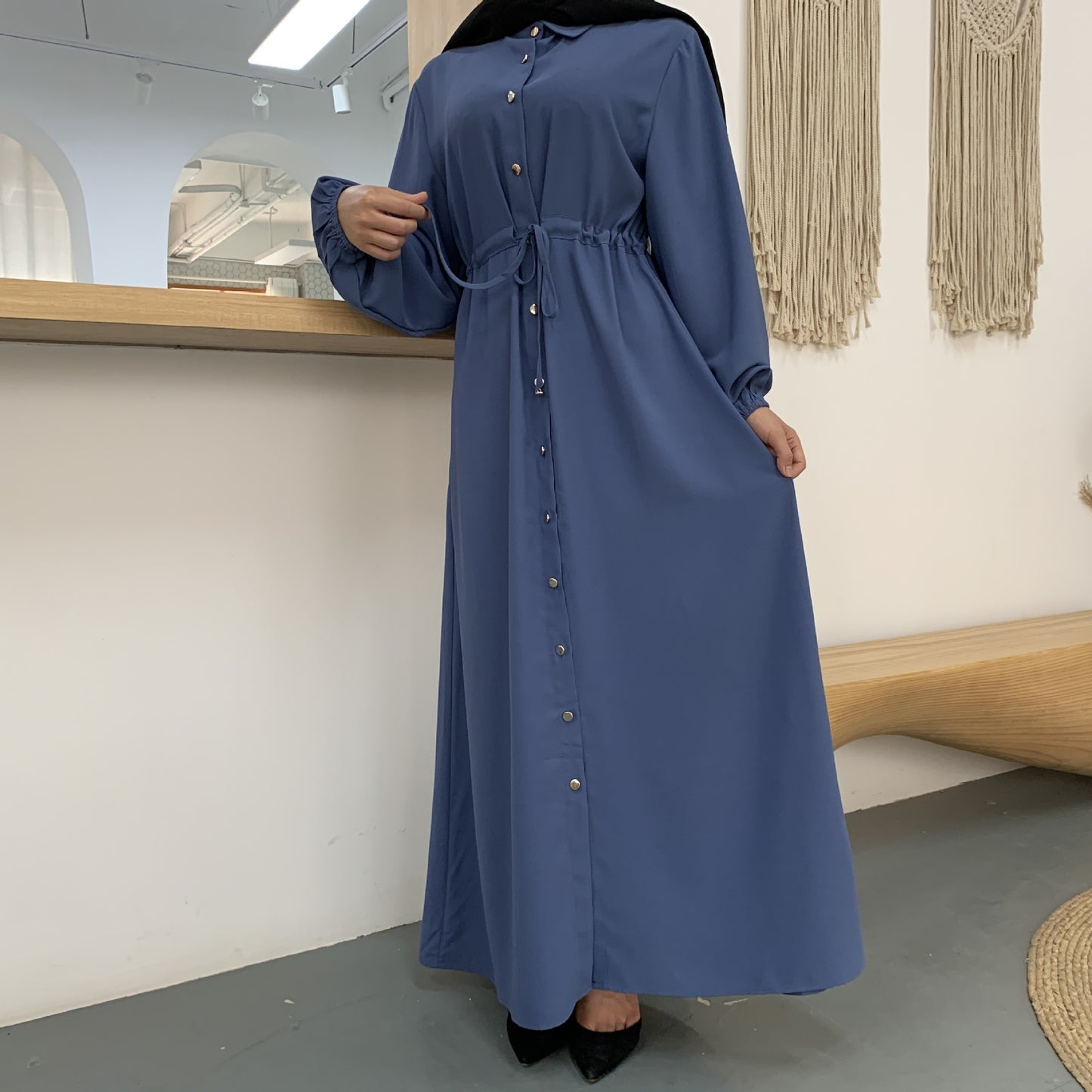 Robe Longue Abaya Élégante – Boutons & Ceinture Ajustable