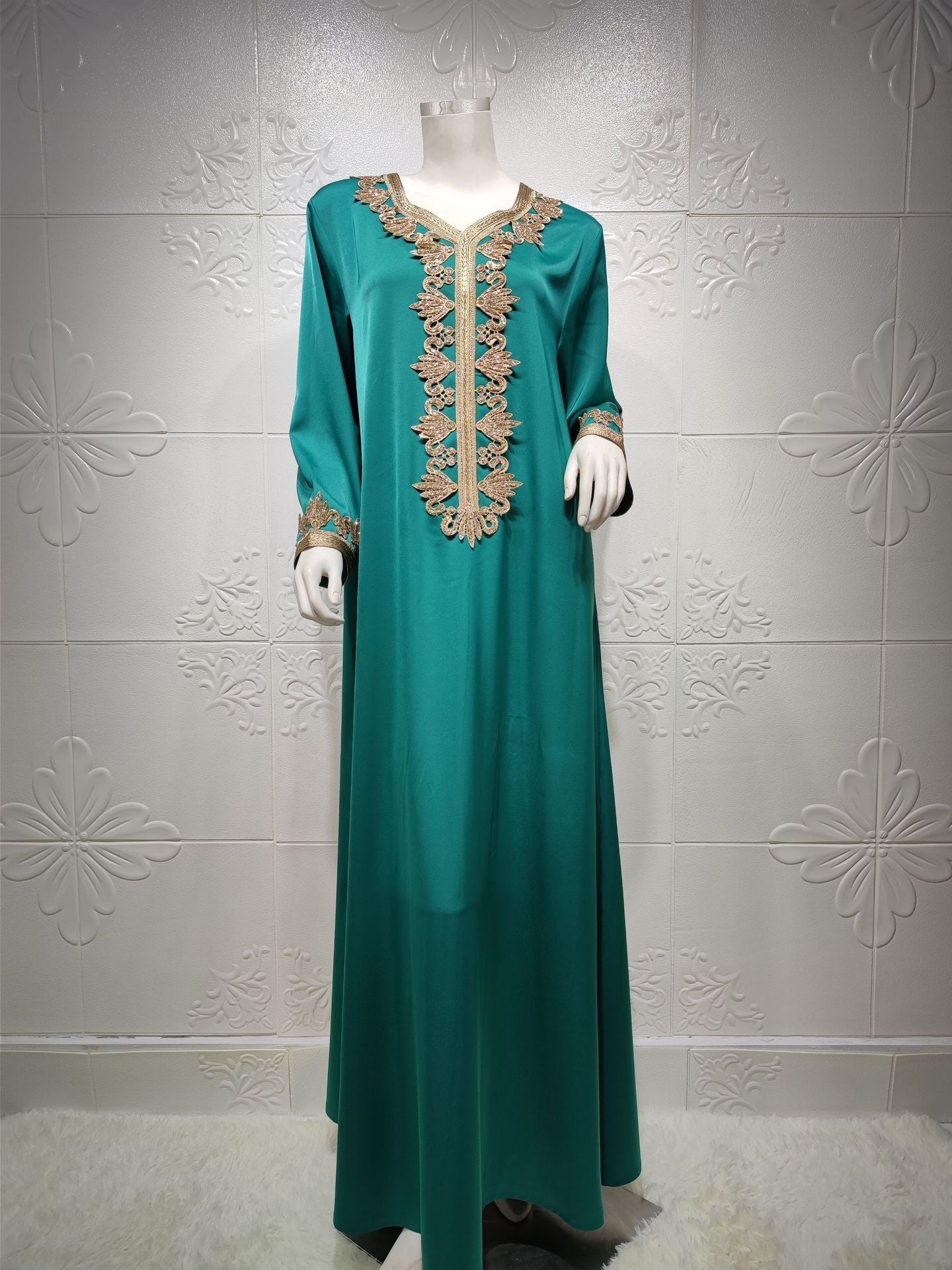 Robe Musulmane Élégante – Style Moyen-Orient à Manches Courtes