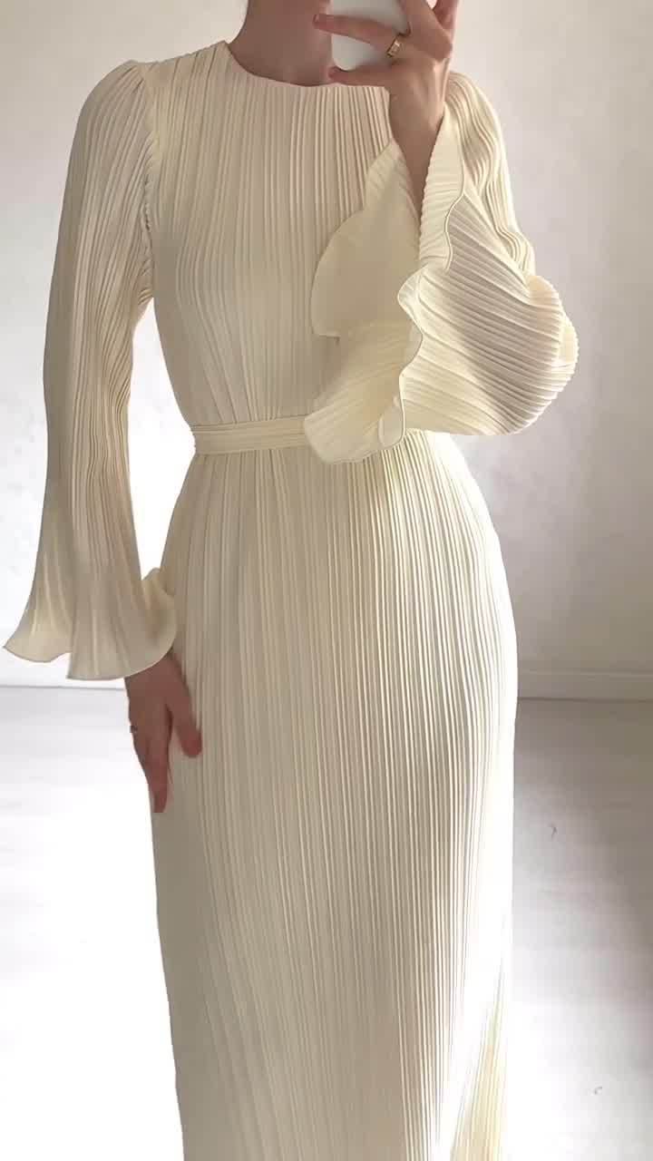 Robe Plissée Élégance Classique – Style Socialite