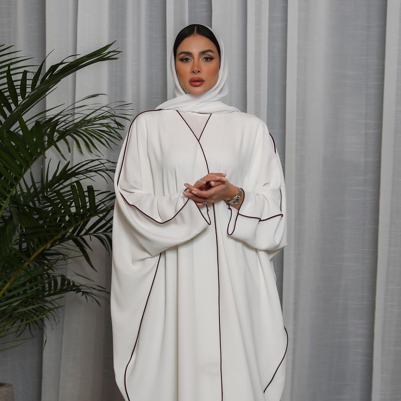 Abaya Blanche Élégante – Robe Longue Chic et Confortable pour Femme ✨