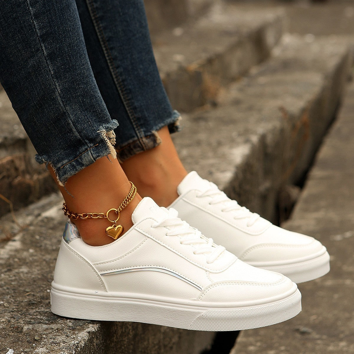 Baskets Blanches Femme – Sneakers Confortables & Tendance – Style Casual Chic