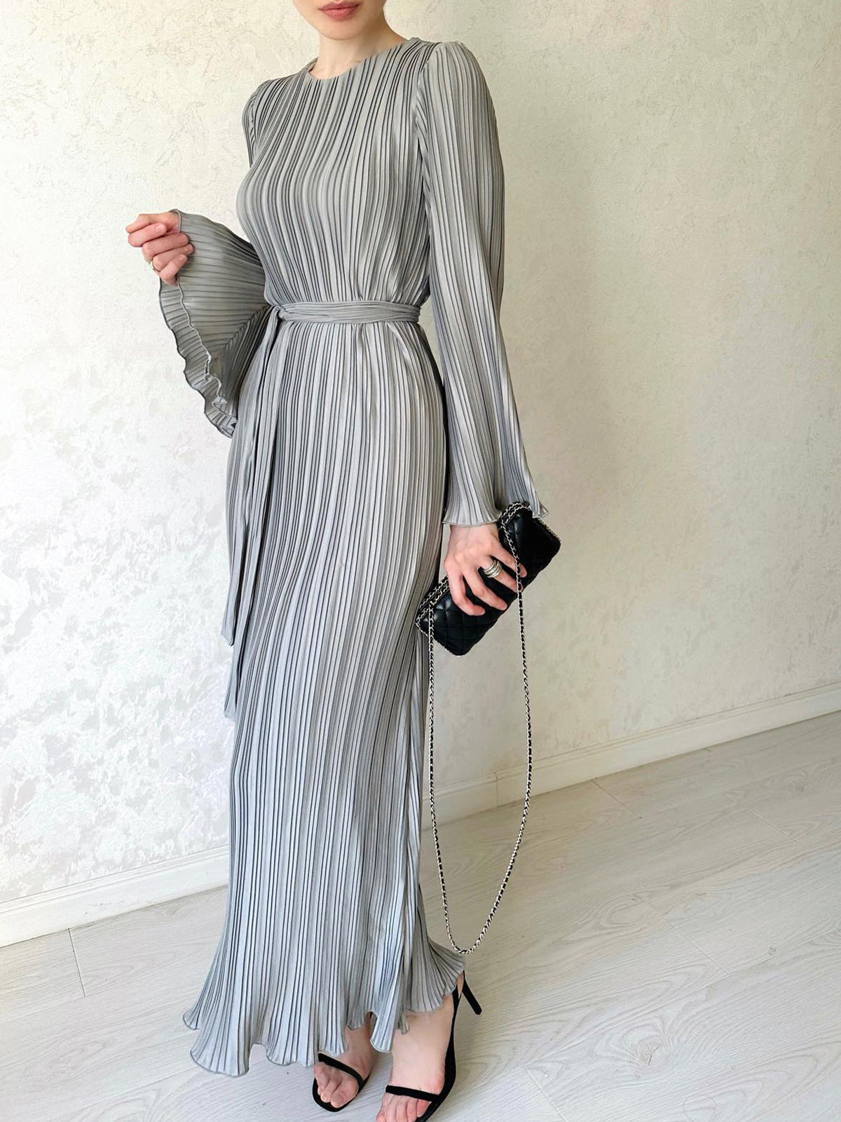 Robe Plissée Élégance Classique – Style Socialite