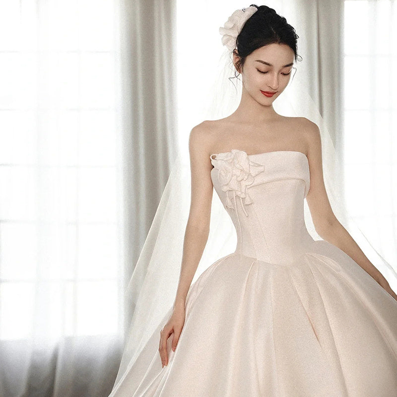 Robe Bustier de Mariée avec Grande Traîne – Élégance Royale